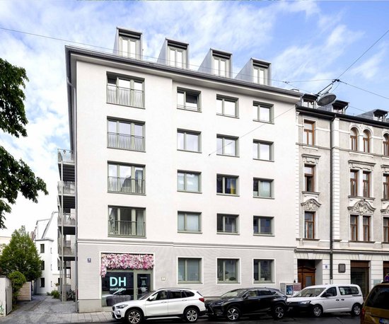 Residential and commercial building Munich
